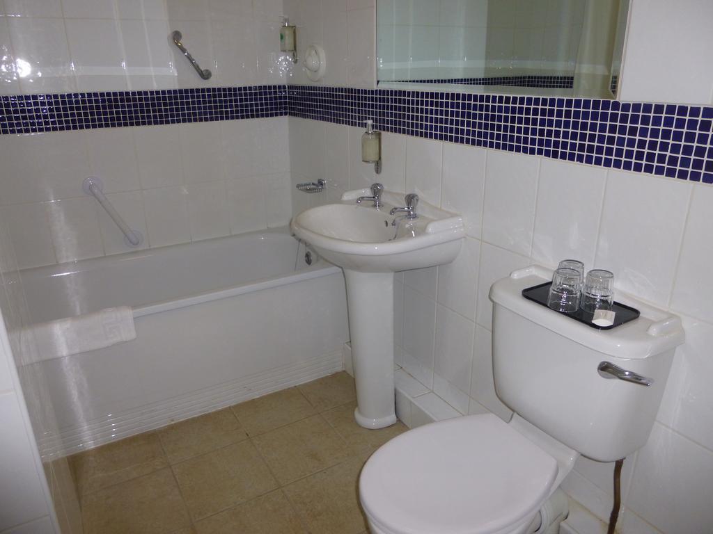 Ostan Oilean Acla Hotel Achill Sound Room photo