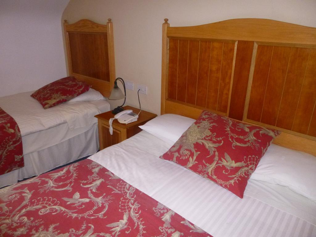 Ostan Oilean Acla Hotel Achill Sound Room photo