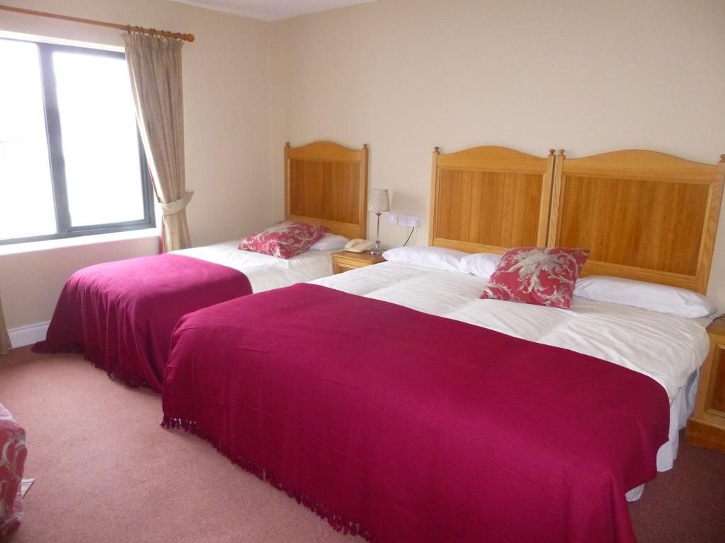 Ostan Oilean Acla Hotel Achill Sound Room photo