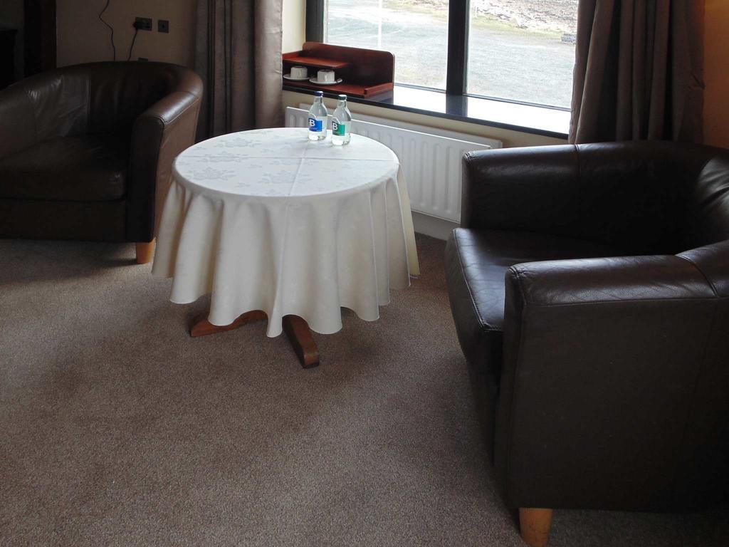 Ostan Oilean Acla Hotel Achill Sound Exterior photo
