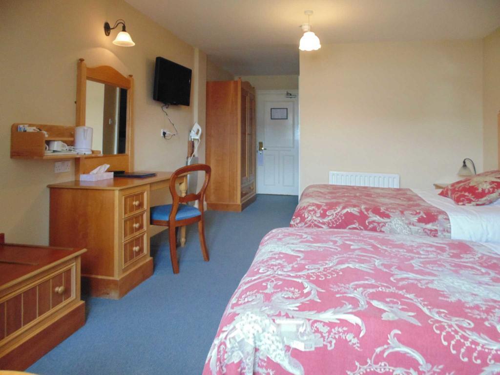 Ostan Oilean Acla Hotel Achill Sound Exterior photo