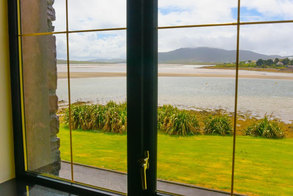 Ostan Oilean Acla Hotel Achill Sound Exterior photo