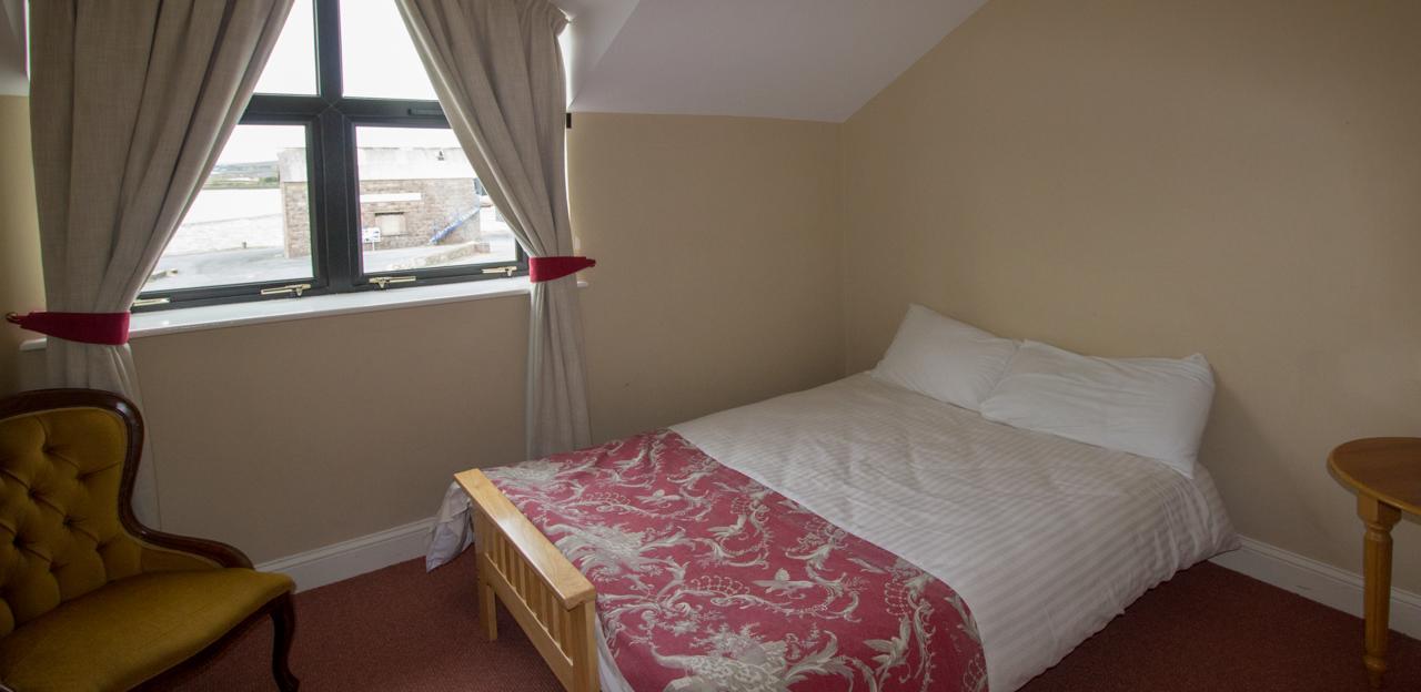 Ostan Oilean Acla Hotel Achill Sound Exterior photo